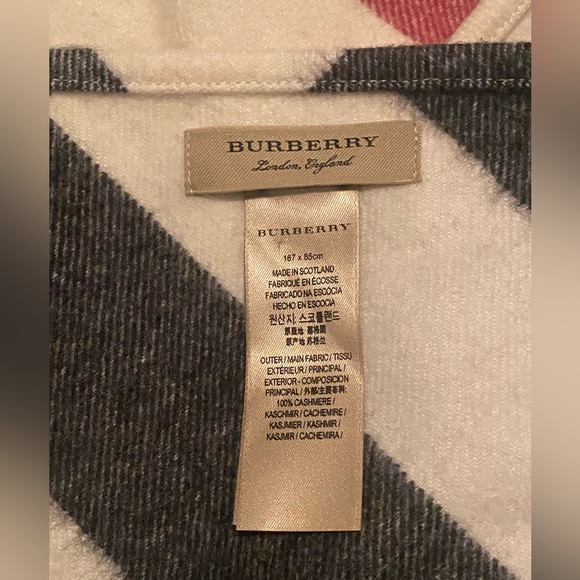 Burberry Cashmere Scarf - Picture 6 of 8
